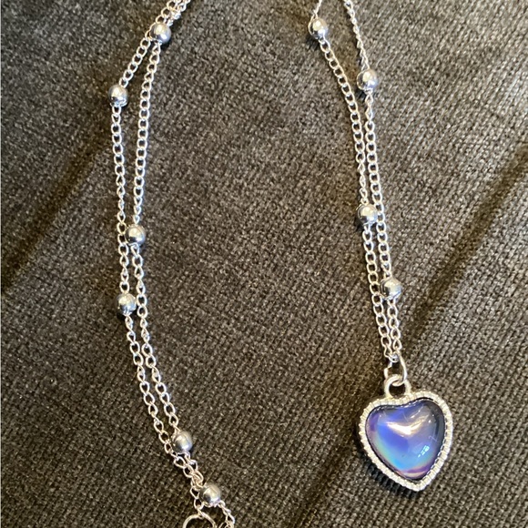 Heart shaped color changing mood necklace - Picture 3 of 5